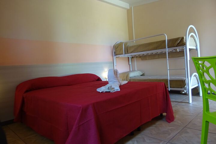Room 10 of 21