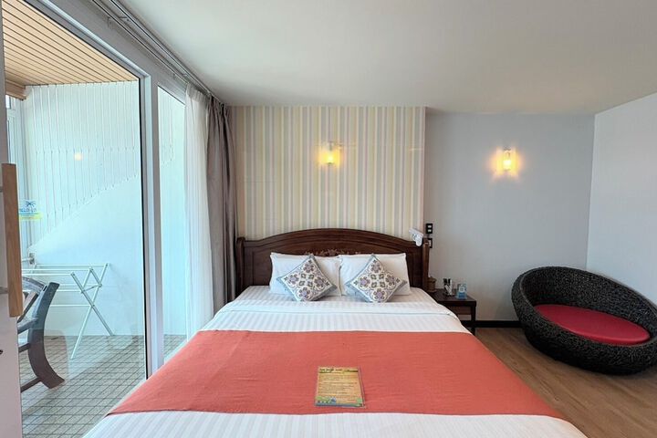 Room 107 of 211
