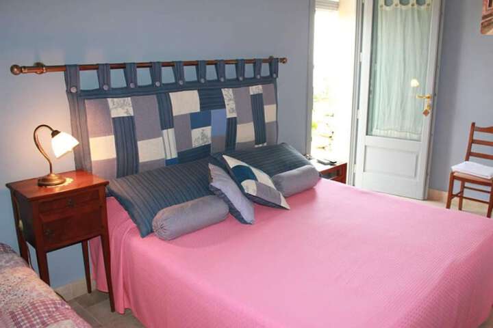 Room 4 of 32