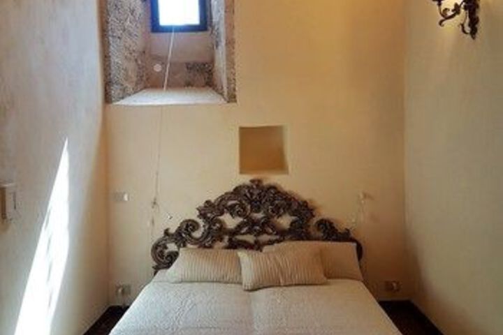 Room 18 of 39
