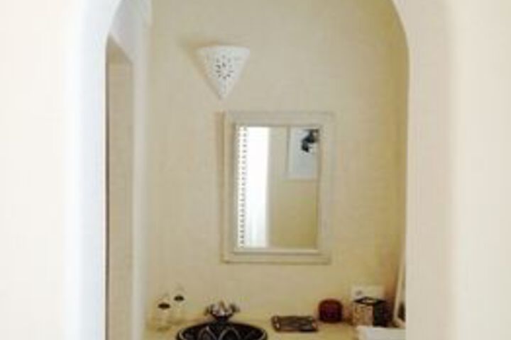 Room 8 of 40
