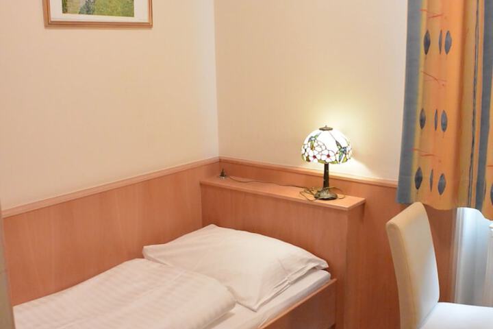 Room 3 of 56