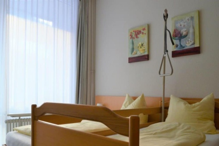 Room 6 of 16