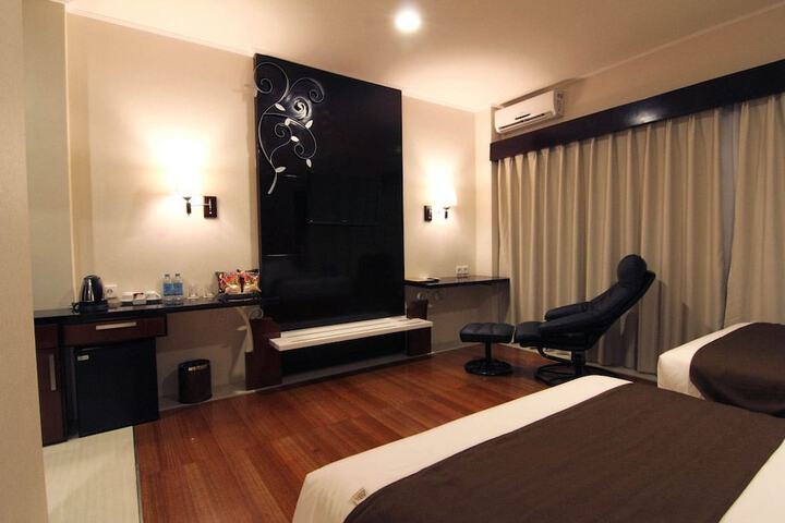 Room 13 of 52