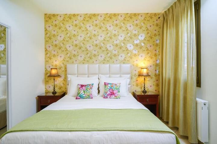 Room 7 of 75