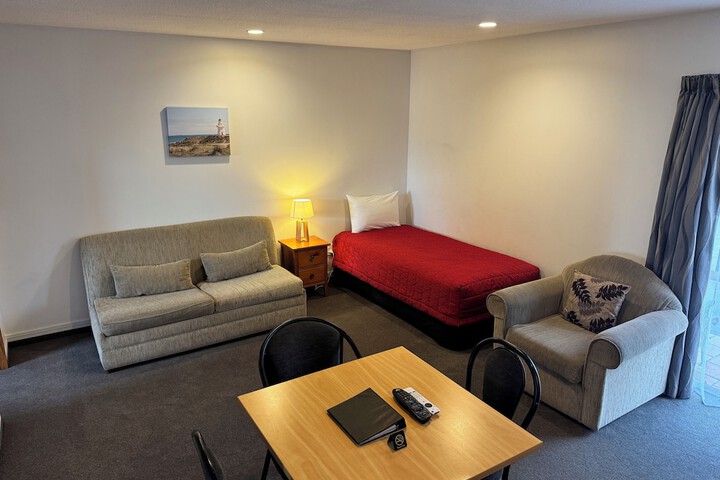Room 38 of 61