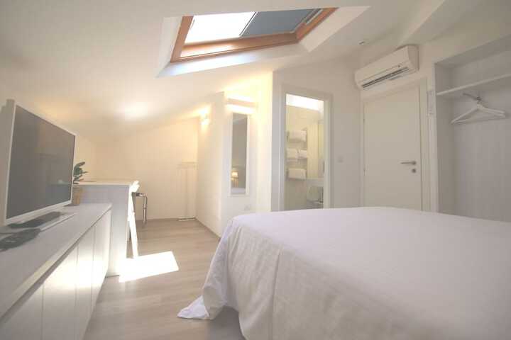 Room 25 of 63