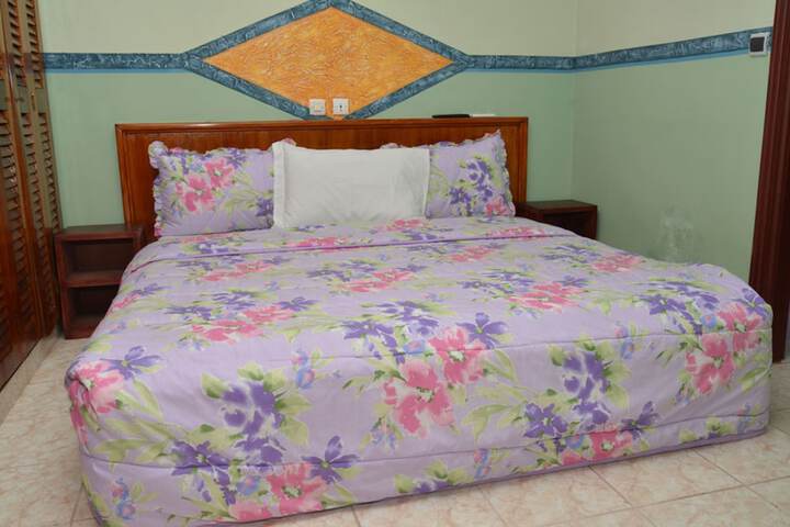 Room 4 of 22