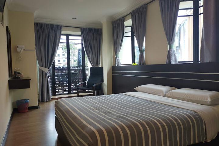 Room 12 of 42