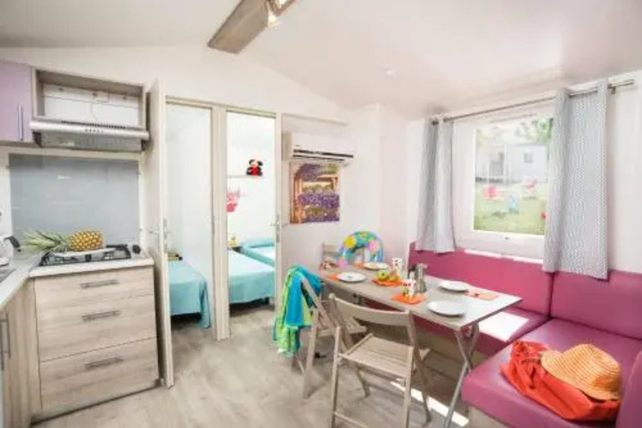 Room 4 of 27