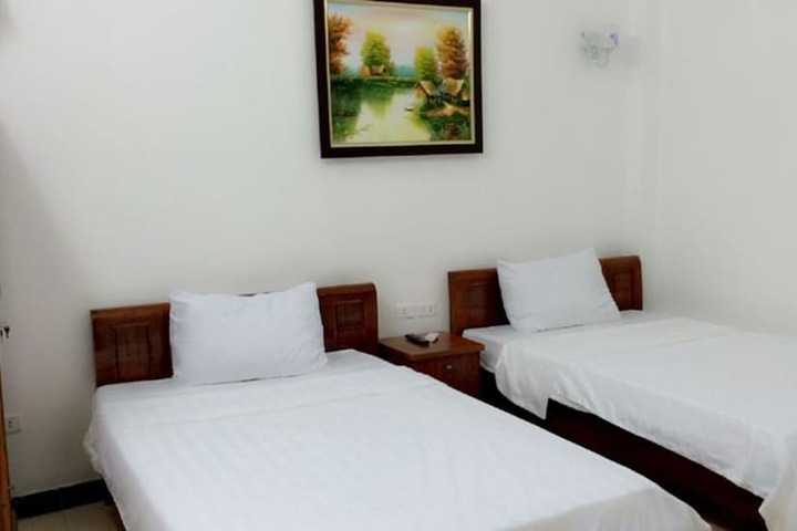 Room 4 of 40
