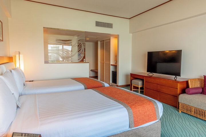 Room 14 of 114