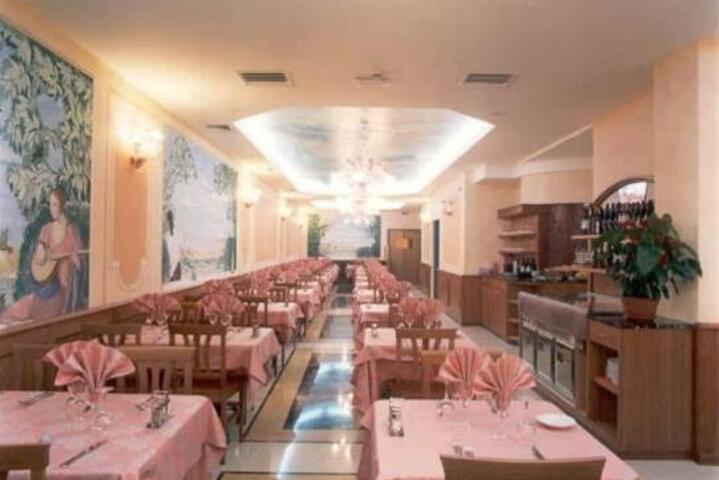 HOTEL IMPERO
