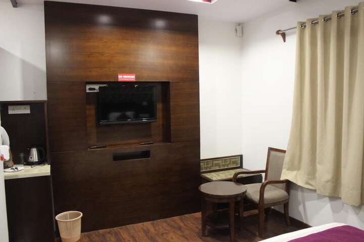 Room 12 of 64