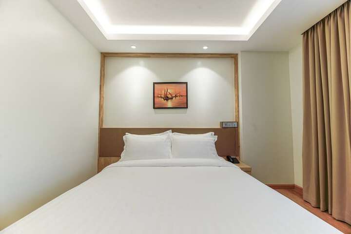 Room 7 of 40
