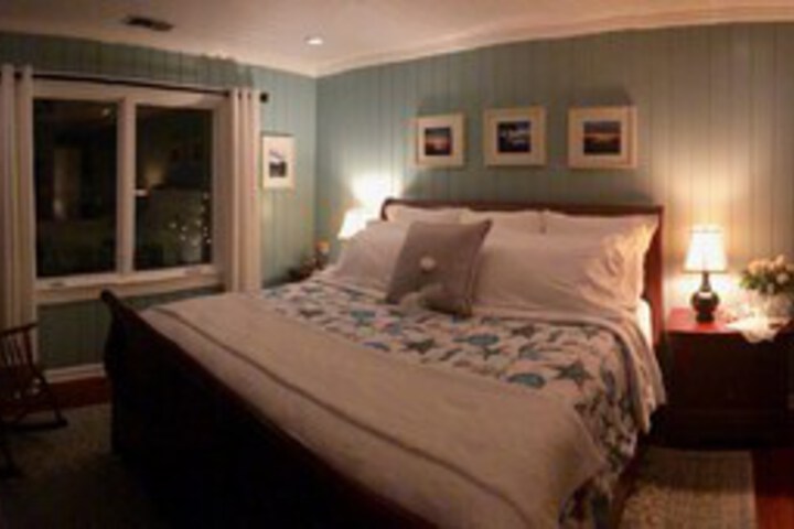 Room 11 of 24