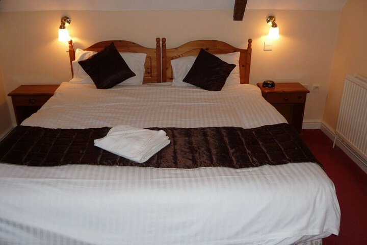 Room 4 of 24