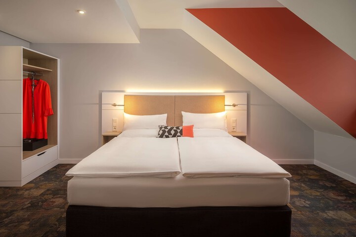 Room 37 of 119