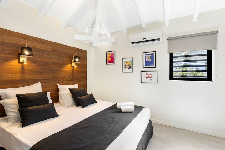 Room 21 of 164