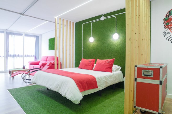 Room 13 of 103