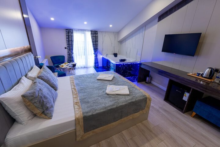 Room 19 of 48