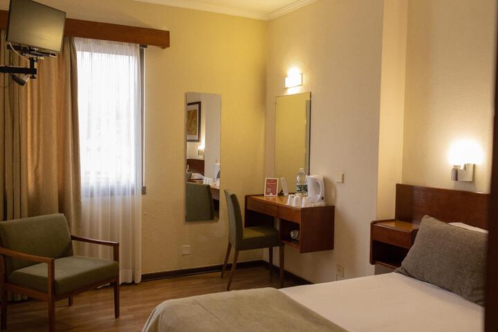 Room 53 of 128