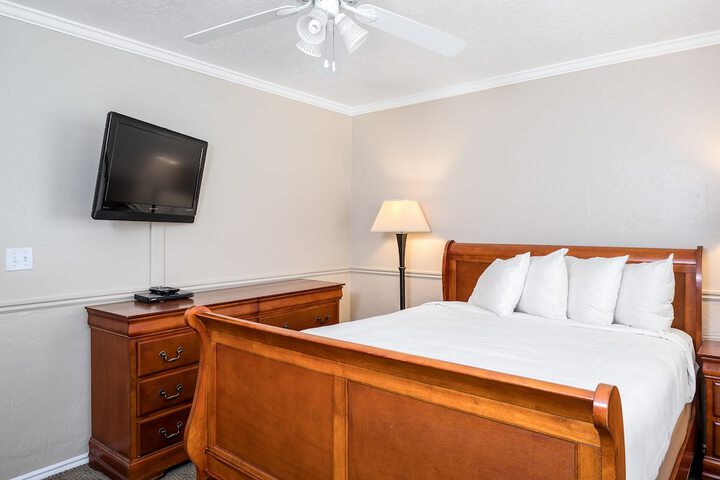 Room 7 of 32