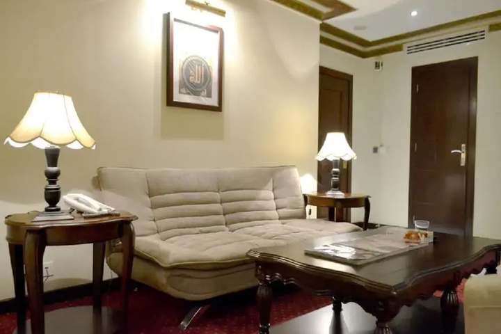 Room 5 of 23