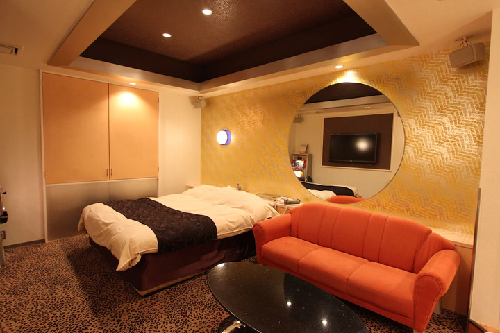 Room 7 of 10