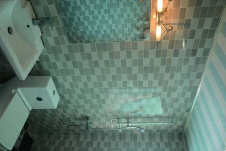Room 4 of 54