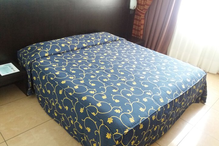 Room 9 of 31