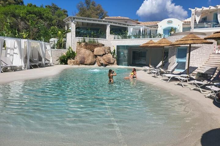 Pool 53 of 74