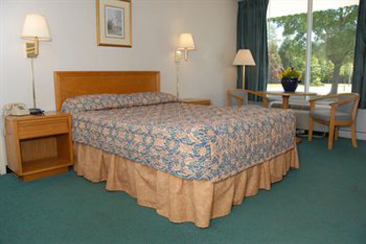 Room 6 of 13