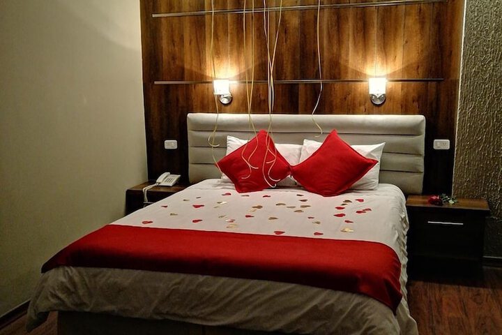 Room 16 of 86