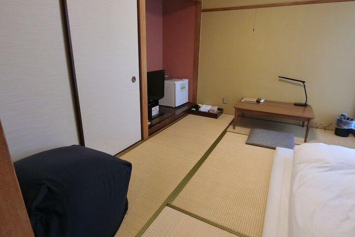 Room 9 of 49