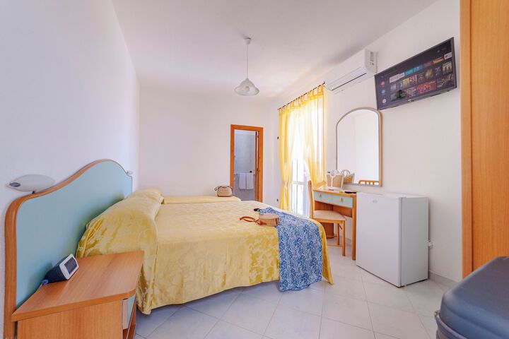 Room 5 of 63