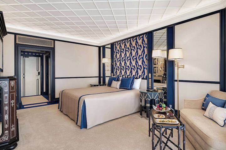 Room 114 of 318