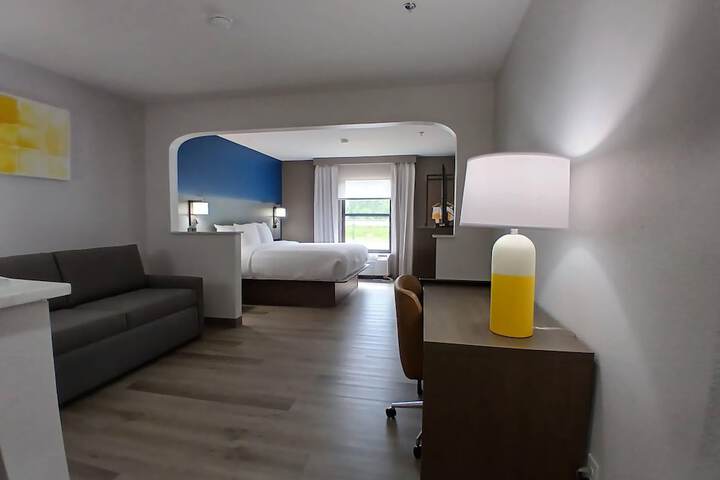 Room 34 of 65