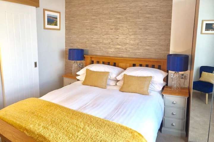 Room 4 of 65