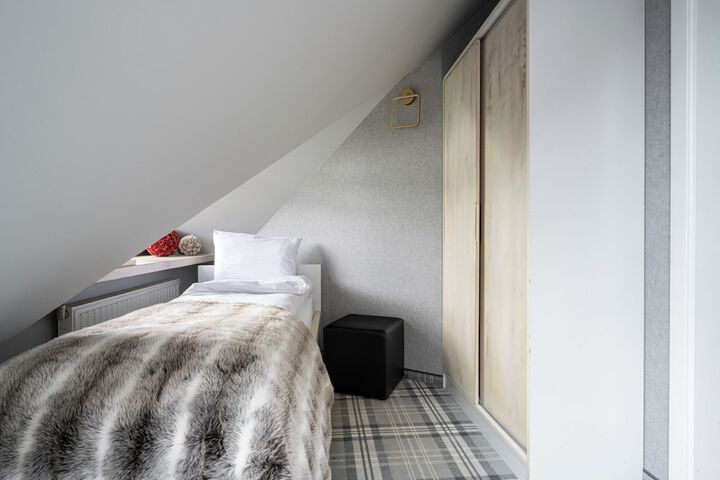 Room 18 of 50
