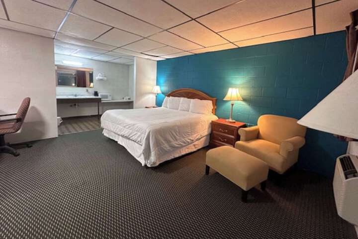 Standard | King Bed (6 of 6)