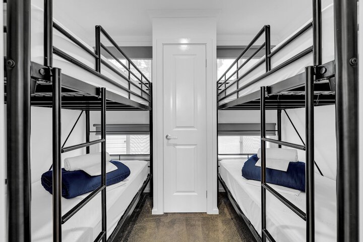 Room 8 of 84