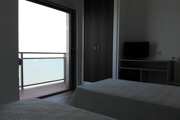 Room 37 of 59