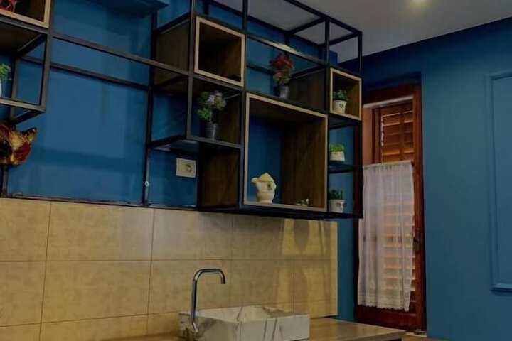 Room 6 of 33