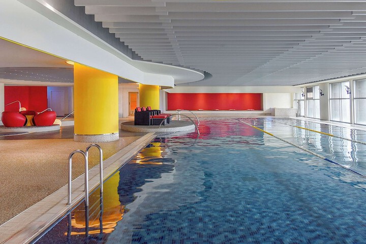 Pool Hotel