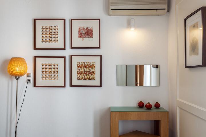 Room 32 of 53