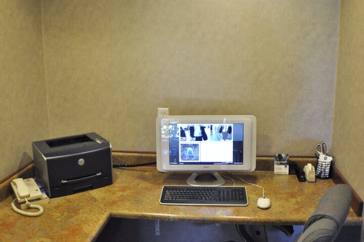 Business Center 43 of 47