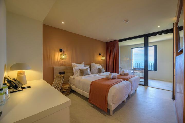 Room 6 of 37