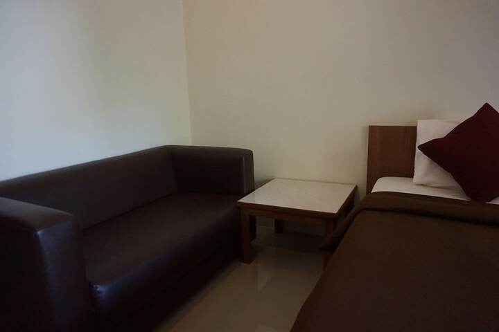 Room 14 of 33