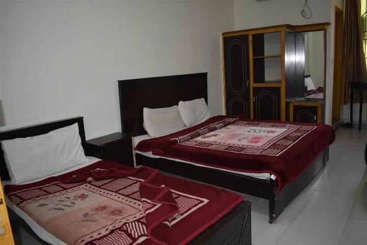 Room 3 of 8